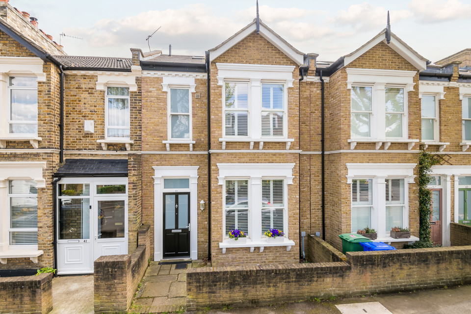 Bellwood Road, Nunhead , Southwark SE15 Freehold end of terrace house