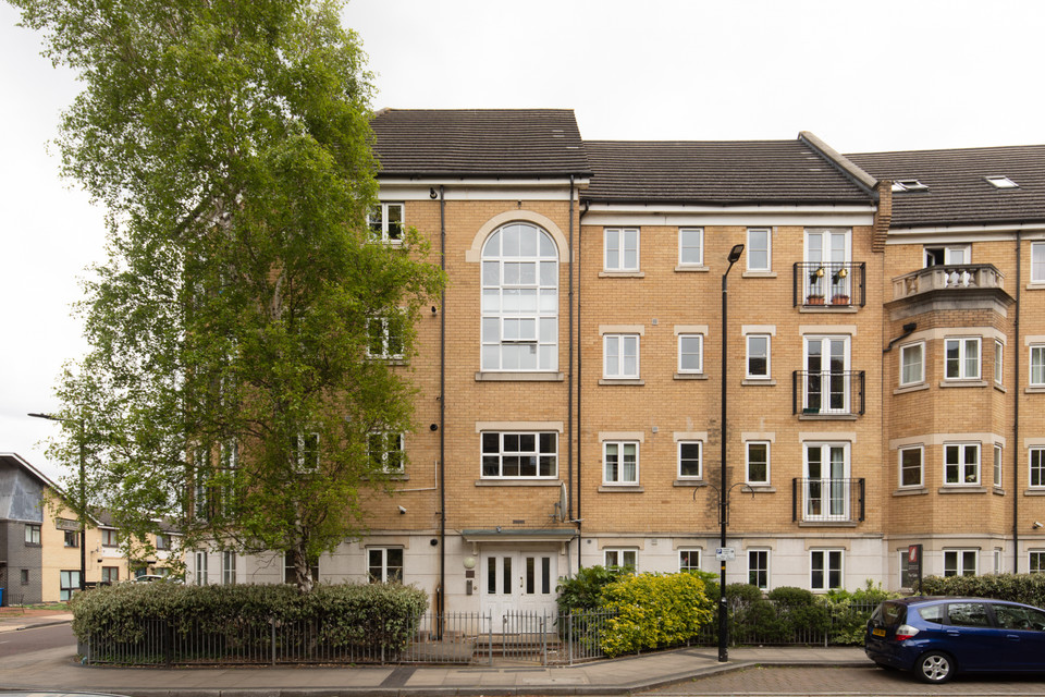 Kelly Avenue, Peckham , Southwark SE15 Leasehold purpose built