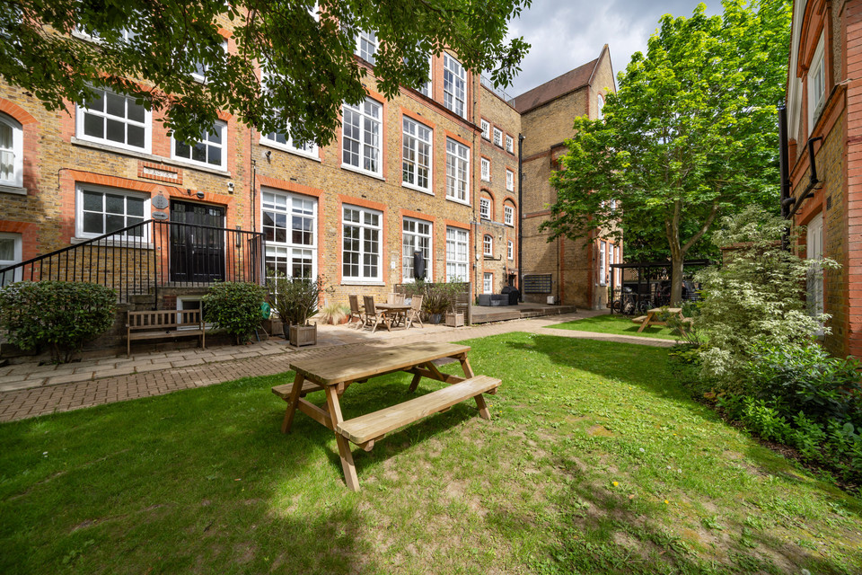 Blackheath Road, Greenwich SE10 Share of Freehold 2 bed conversion