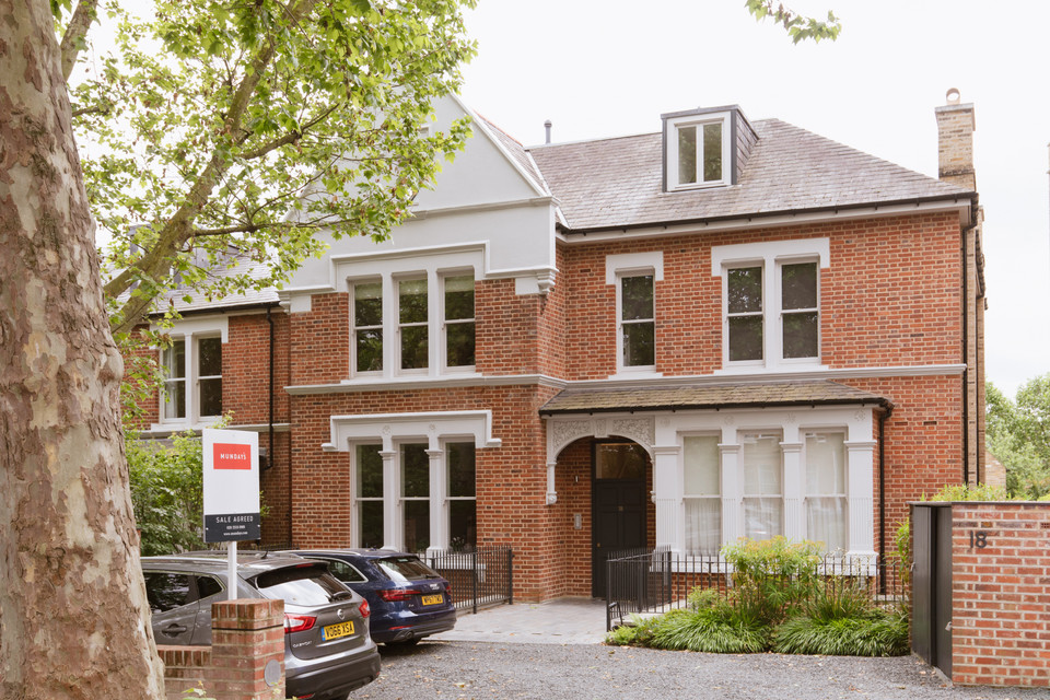 Grove Park, Camberwell, Southwark SE5 Share of Freehold conversion