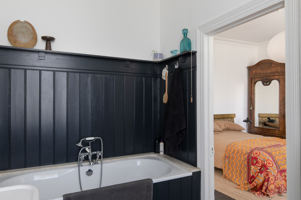 Fox Hill, Crystal Palace, Croydon SE19 Freehold terraced house for